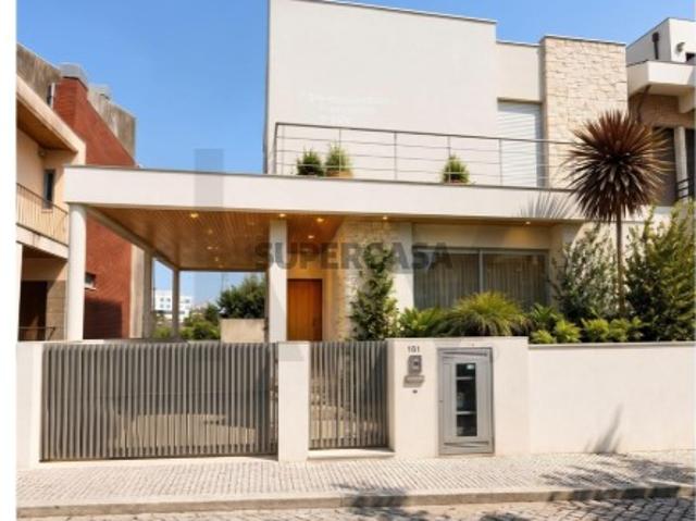 Casa venda em Maia, Gueifães