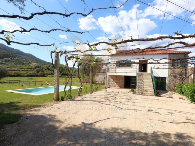 Casa alugar em Arcozelo