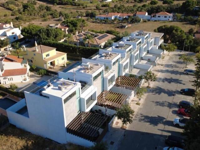 Vivenda venda em Gambelas, Faro