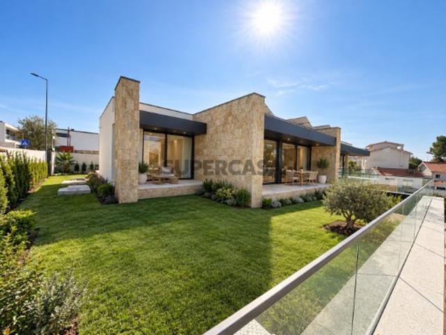 Casa venda em São Félix da Marinha, Vila Nova de Gaia