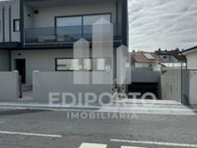 Casa venda em Maia, Porto