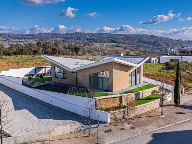 Casa venda em Penalva Do Castelo, Viseu