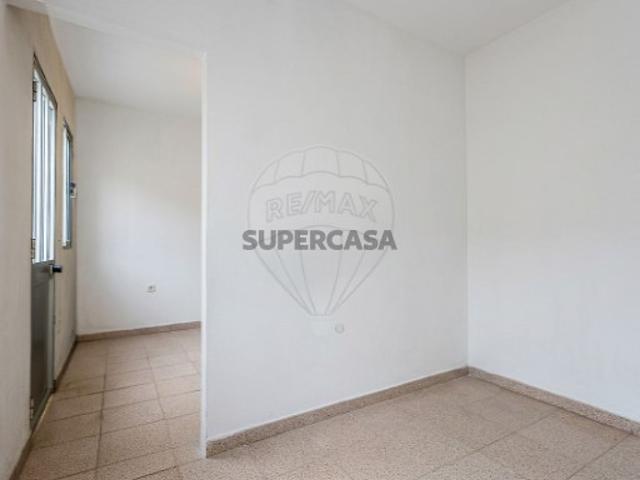 Casa venda em Alenquer (Santo Estêvão e Triana), Alenquer