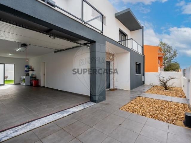 Casa venda em Azeitão (São Lourenço e São Simão), Setúbal