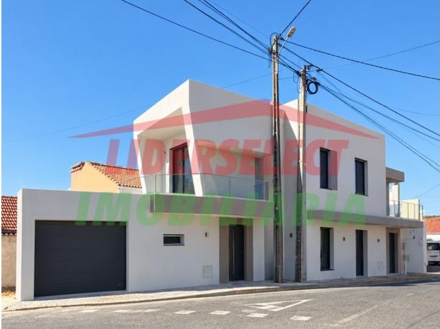 Casa venda em Santa Maria, São Pedro e Matacães, Torres Vedras