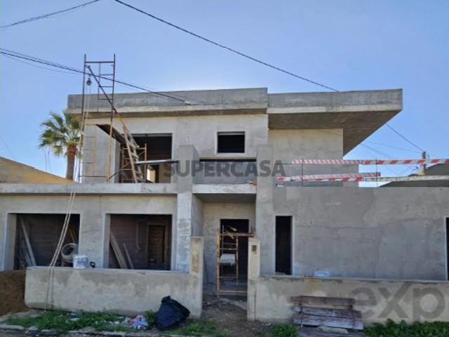 Casa venda em Mexilhoeira da Carregação, Parchal