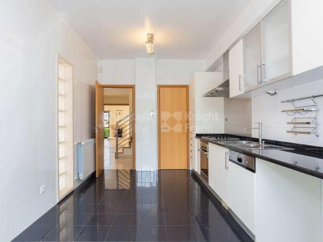 Casa alugar em Ribeira Acima, Oeiras