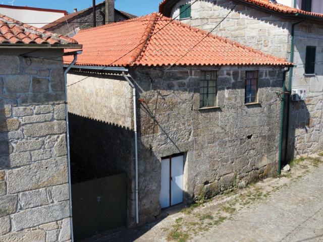 Casa venda em Caparrosa e Silvares, Tondela