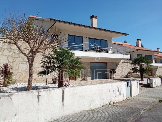Casa venda em Rebordões, Boalhosa