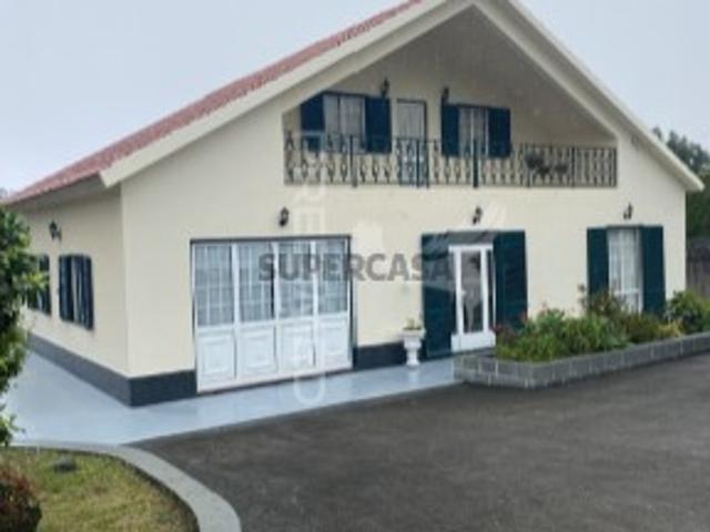 Casa venda em Velas, Urzelina (São Mateus)