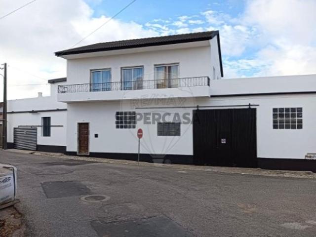 Casa venda em Cadaval, Vermelha