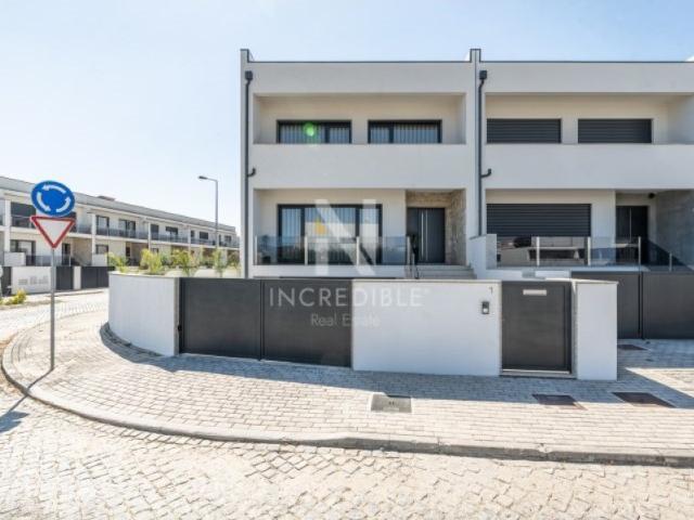 Casa venda em Merelim (São Pedro) e Frossos, Braga