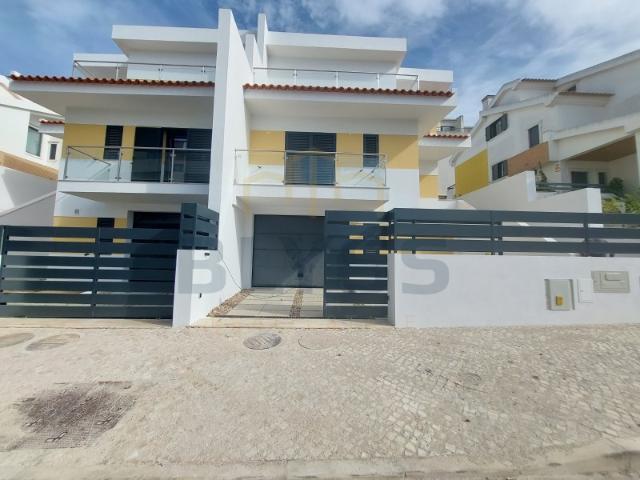 Casa venda em Urbanização Moinho do Guizo, Amadora
