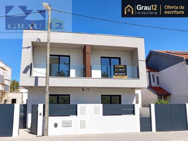 Casa venda em Fernão Ferro, Seixal