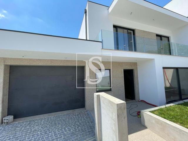 Casa venda em Vila Nova De Famalicão, Braga