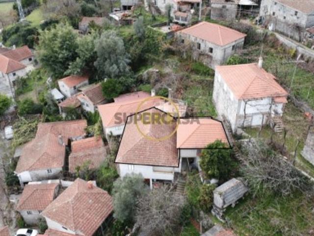 Casa venda em Gilbarbedo, Covas