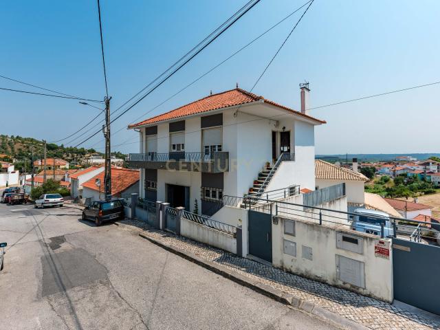 Casa venda em Alenquer (Santo Estêvão e Triana), Alenquer