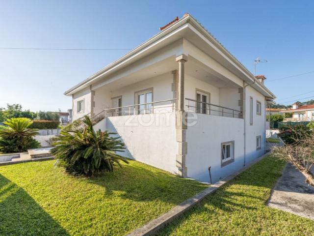 Casa venda em Burgães, Santo Tirso