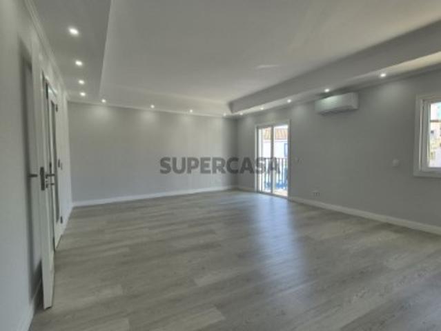 Casa venda em Mexilhoeira da Carregação, Parchal