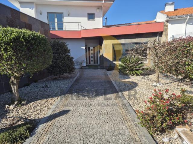 Casa venda em Escapães, Escapães
