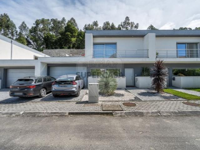 Casa venda em Escudeiros e Penso (Santo Estêvão e São Vicente), Braga