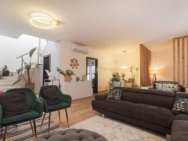 Casa venda em Pinheiro de Loures, Santiago Dos Velhos