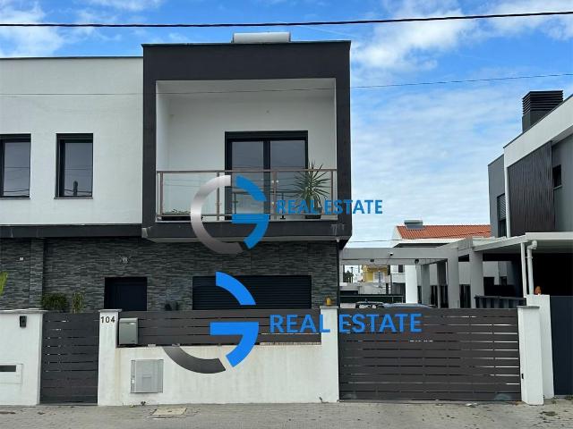 Casa alugar em Seixal, Fernão Ferro