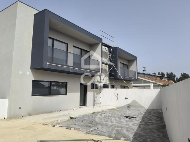 Casa venda em Maia, Gueifães