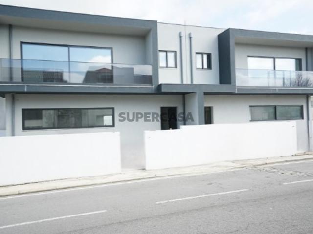 Casa venda em Maia, Gueifães