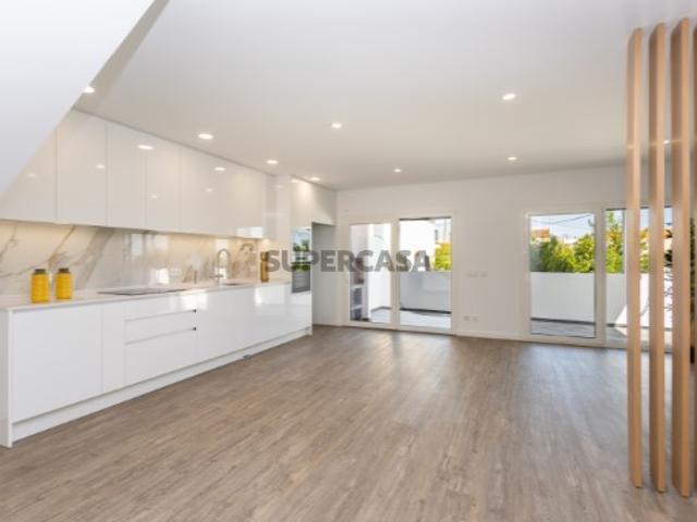 Casa venda em Fernão Ferro, Seixal