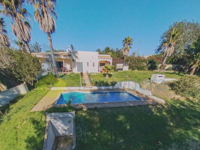 Quinta venda em Estômbar, Faro