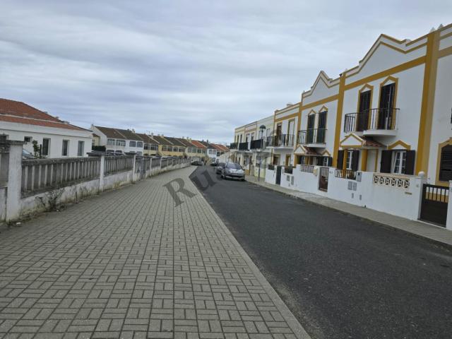 Casa alugar em Bairro 1º de Maio, Sines