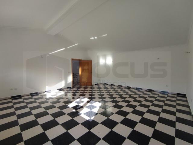 Casa alugar em Zona Industrial de Bustos, Oliveira do Bairro