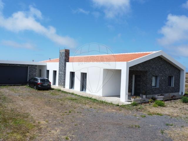 Moradia venda em Vila Do Porto, Aeroporto