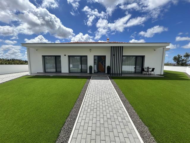 Vivenda venda em Marinheiros, Leiria