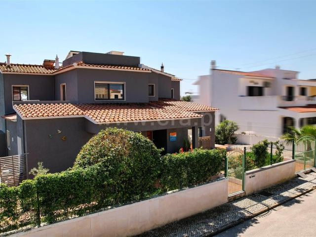Vivenda venda em Urbanização João Luís da Graça, Olhão