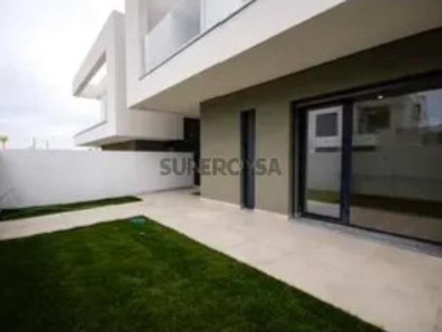 Casa venda em Vale Mourelos, Almada