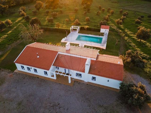 Casa venda em Ameixial (Santa Vitória e São Bento), Estremoz