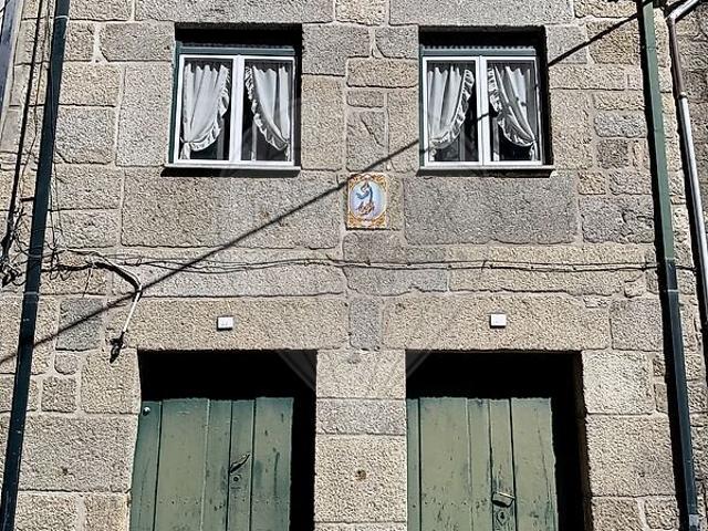 Casa venda em Britiande, Lamego