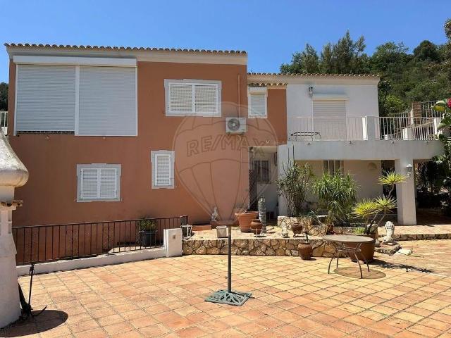 Vivenda venda em Lagoa de Momprolé, Loulé