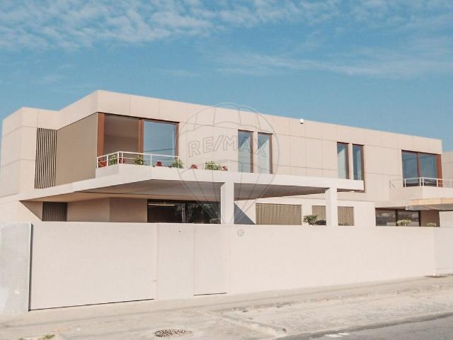 Casa venda em Pombeiro de Ribavizela, Felgueiras