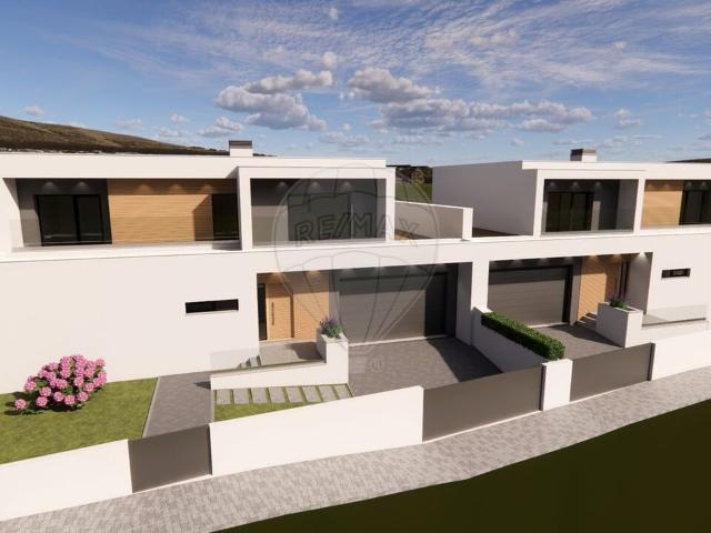 Casa venda em Porto De Mós, Leiria