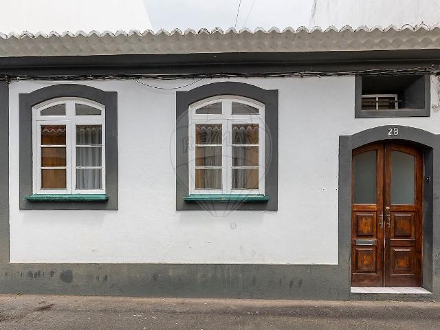 Casa venda em Angra (São Pedro), Angra do Heroísmo