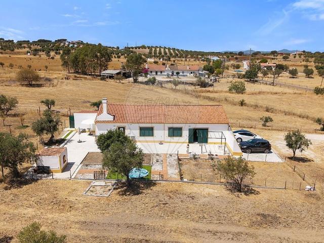 Casa venda em Ferreira, Capelins (Santo António)