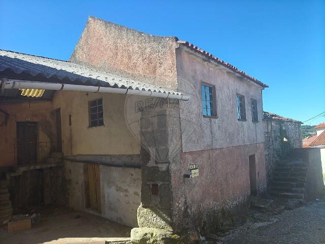 Casa venda em Adomingueiros, Touro
