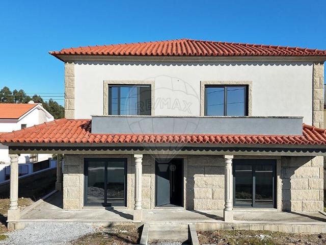 Casa venda em Vila Cova da Lixa e Borba de Godim, Felgueiras