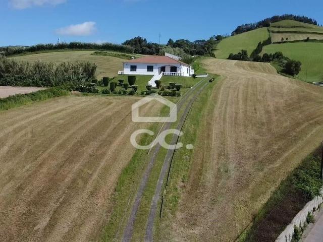 Casa venda em Açores, Água De Pau