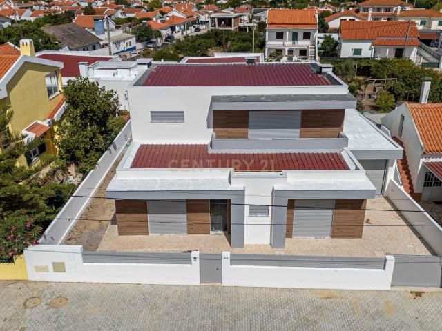 Casa venda em Azeitão (São Lourenço e São Simão), Setúbal