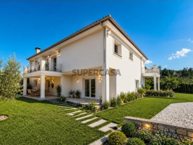 Casa venda em Couto Do Mosteiro, Viseu