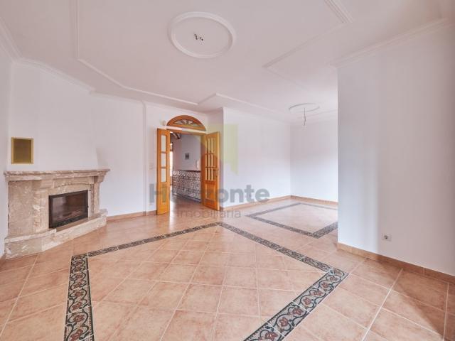 Casa venda em Carodes, Montijo